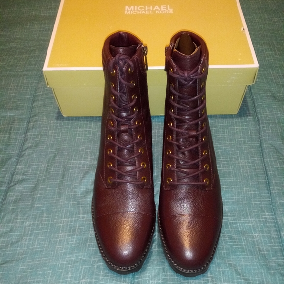 Michael Kors Bastian Lace-Up Boot - Picture 3 of 8